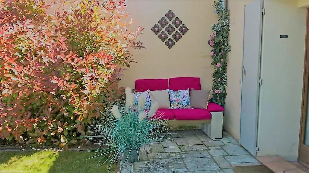 A L'Oree Du Pin Bed & Breakfast Puyricard 2*, آيكس أومبروفينس فرنسا